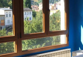 Narcea Turismo Real allows 18 year olds to book a room