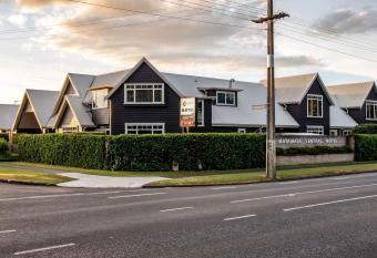Matamata Central Motel allows 18 year olds to book a room