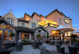 Hotel Kilkenny allows 18 year olds to book a room