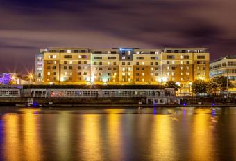 Hilton Garden Inn Dublin City Centre allows 18 year olds to book a room