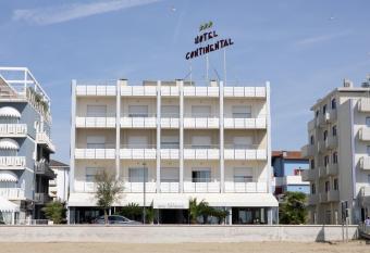 Hotel Continental has Balcony rooms