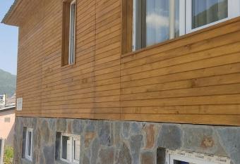 Guesthouse Mabu - 4 Newly Built Rooms in the Heart of Mestia has Balcony rooms