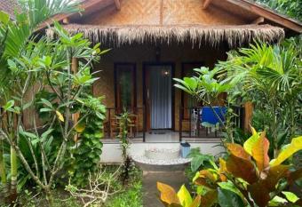 Kubu Artha Bungalow Nusa Penida has Balcony rooms