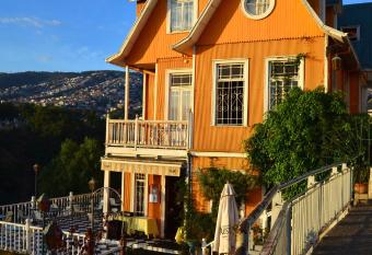 Hotel Brighton has Smoking rooms