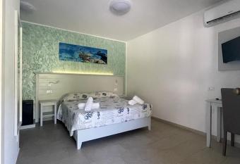 La Tonnara B&B has Balcony rooms