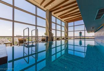 DoubleTree by Hilton Zagreb allows 18 year olds to book a room