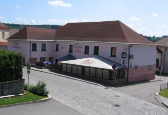 Hotel U Ji    ho has Balcony rooms