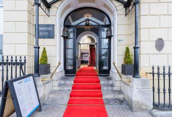 Commodore Hotel allows 18 year olds to book a room