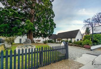 Clyde Central allows 18 year olds to book a room