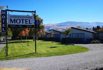 Anderson Park Motel allows 18 year olds to book a room