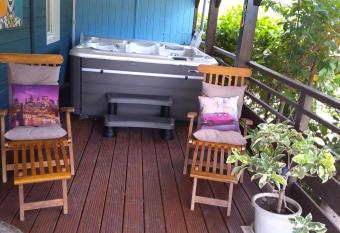 LES G  TES DU DOMAINE DE PETITE-ANSE has Balcony rooms