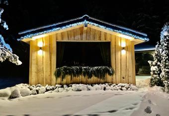 Camping Bu  as allows 18 year olds to book a room