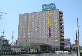 Hotel Route-Inn Ashikaga-2 allows 18 year olds to book a room