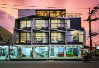 The Hotel Zealonta allows 18 year olds to book a room