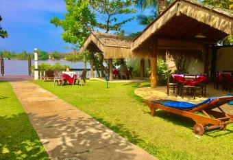Hotel Hemadan has Balcony rooms