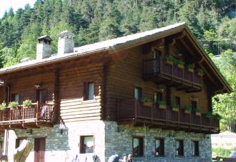 Agriturismo Les Hiboux has Balcony rooms