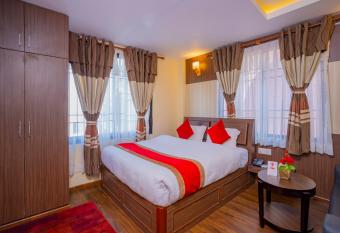 Hotel Deepshree allows 18 year olds to book a room