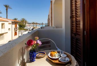 Hotel Riva Del Sole has Balcony rooms