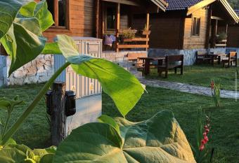 Orahovo Cottages has Smoking/Balcony rooms