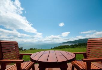 Domaine Frais Air allows 18 year olds to book a room