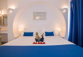 Seagull Hotel and Apartments allows 18 year olds to book a room