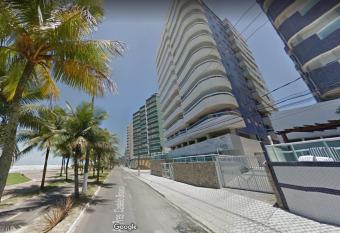 Apartamento Praia Grande Frente Mar allows 18 year olds to book a room