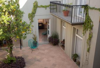 Hotel Mam   Carlota allows 18 year olds to book a room