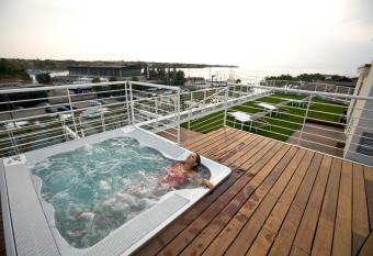 Hotel Acquadolce has Balcony rooms