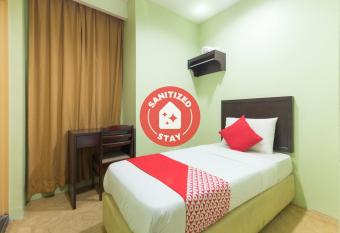 Super OYO 1102 Amani Hotel allows 18 year olds to book a room