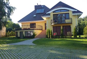 Villa Jura Pokoje Go  cinne allows 18 year olds to book a room