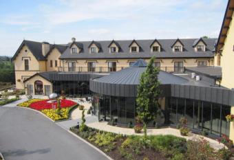 Errigal Country House Hotel allows 18 year olds to book a room