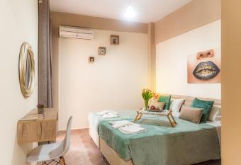 Kavos Mamas Reas has Balcony rooms