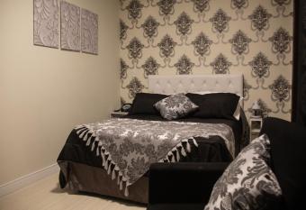 Hotel Brasilia Curitiba allows 18 year olds to book a room