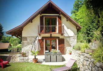 Chambres d h  tes des lodges de la Cascade has Balcony rooms
