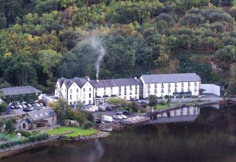 Leenane Hotel has Balcony rooms