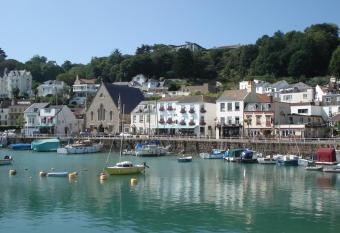 Bon Viveur Guest House allows 18 year olds to book a room