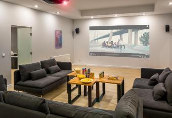 Jacuzzi Party & Event Space up to 40 has rooms with a private hot tub