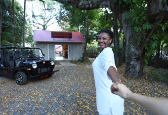 Kaz alala Hosted B&B allows 18 year olds to book a room