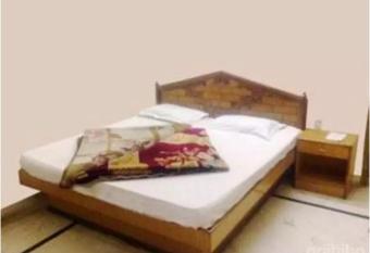 Hotel Gurbachan Castle has Smoking/Balcony rooms