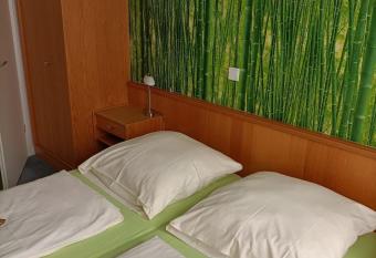 Hotel-Restaurant Babylon allows 18 year olds to book a room