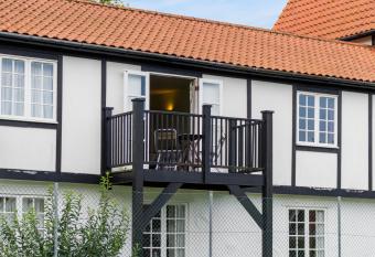 4 Bell Lodge, Thorpeness has Balcony rooms