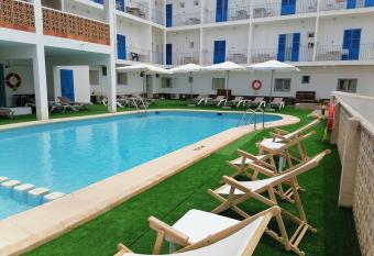 Hostal Pepe has Balcony rooms