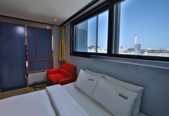 Hermes Hotel has rooms with a private hot tub