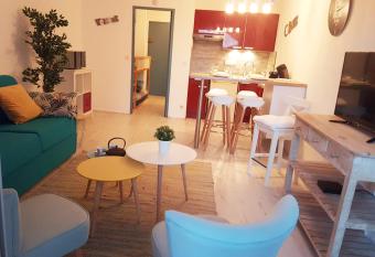 Au coeur de la Grande Motte has Balcony rooms