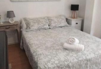 EL RINCON DE LUZ allows 18 year olds to book a room