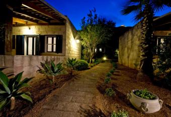 Miramare Residence has Balcony rooms