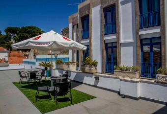 Hotel Varandazul allows 18 year olds to book a room