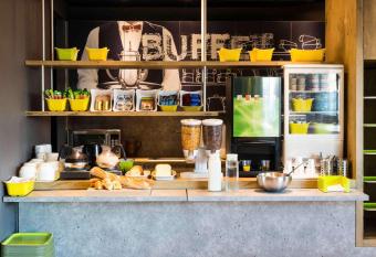 Ibis Budget Orly Chevilly Tram 7 allows 18 year olds to book a room