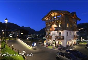 Hotel Piccolo Mondo has Balcony rooms