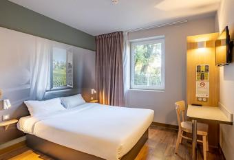 B&B HOTEL Bordeaux Langon allows 18 year olds to book a room